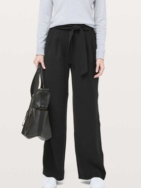 Lululemon Black Noir Pant *Woven Size 12